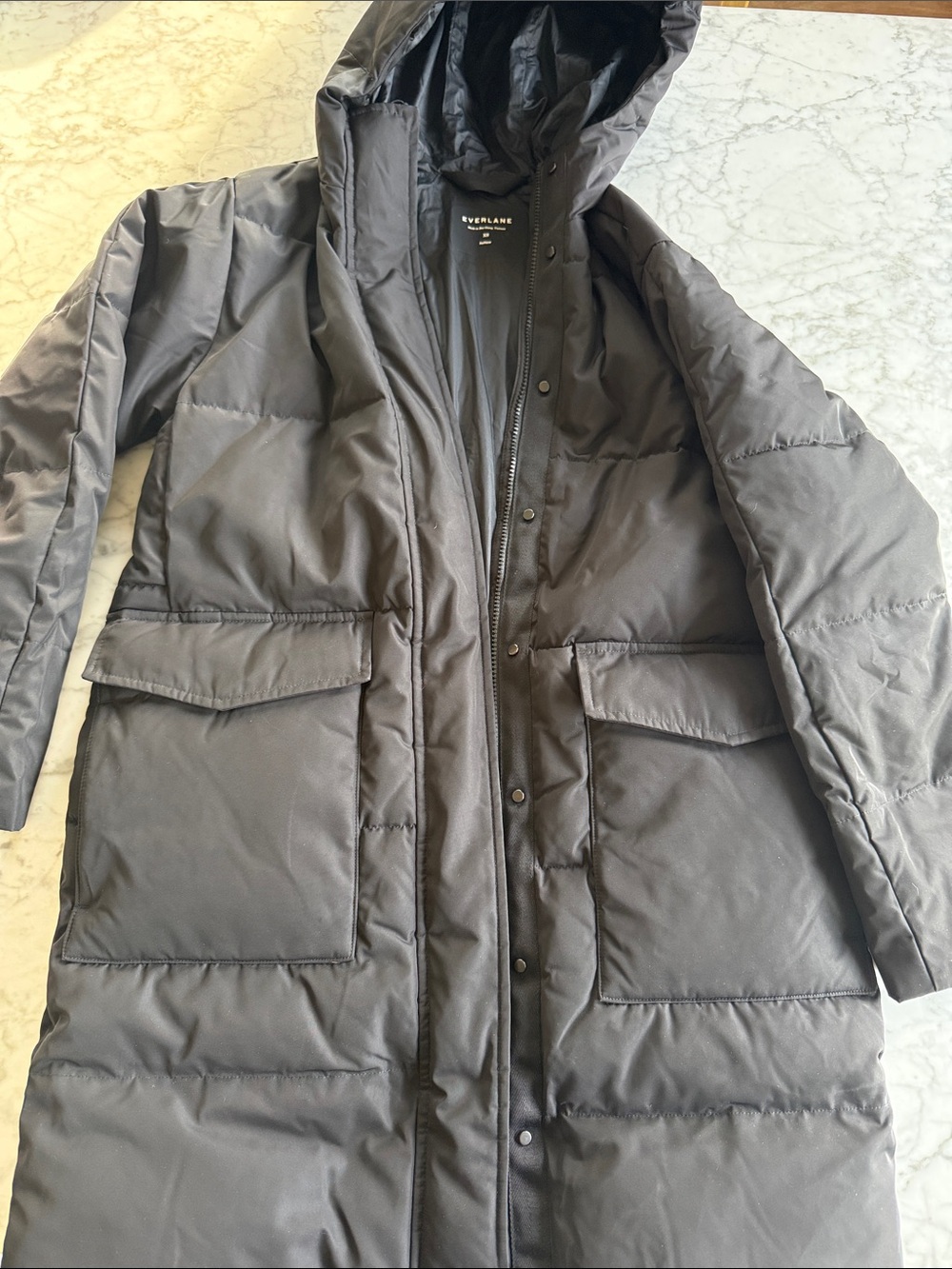 Everlane ReNew Long Hooded Puffer in Black
